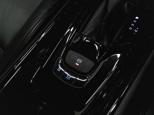Toyota C-HR I Рестайлинг с пробегом 2021 года, цена 2 250 000 рублей, 43241 км, внедорожник, Автокод Объявления
