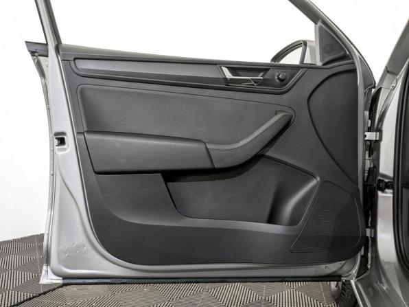 Skoda Rapid II с пробегом 2021 года, цена 1 470 000 рублей, 76273 км, лифтбек, Автокод Объявления