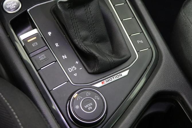 Volkswagen Tiguan II с пробегом 2017 года, цена 2 469 990 рублей, 115337 км, внедорожник, Автокод Объявления