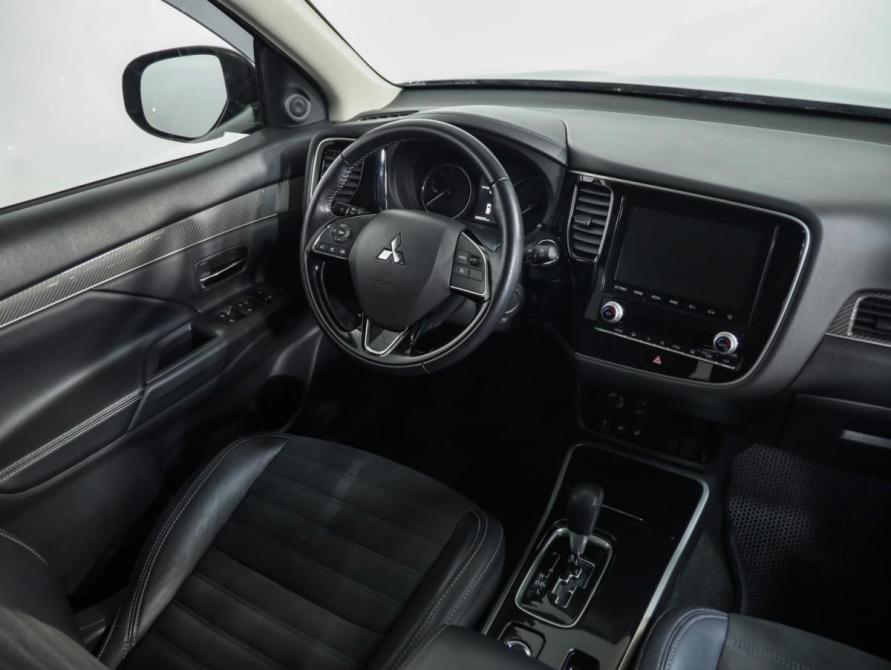 Mitsubishi Outlander III Рестайлинг 3 Санкт-Петербург  - изображение 8