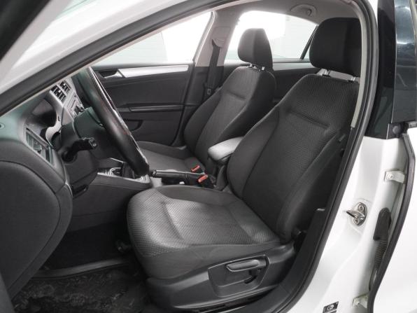 Volkswagen Jetta VI с пробегом 2012 года, цена 954 000 рублей, 210474 км, седан, Автокод Объявления