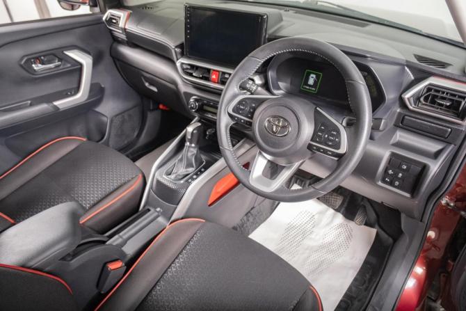 Toyota Raize I с пробегом 2019 года, цена 1 839 000 рублей, 45300 км, внедорожник, Автокод Объявления