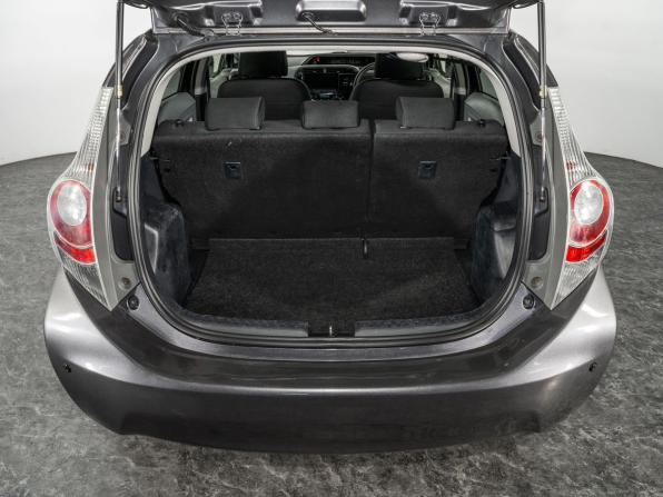 Toyota Aqua I с пробегом 2012 года, цена 840 300 рублей, 146601 км, хэтчбек, Автокод Объявления