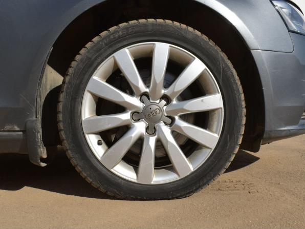 Audi A4 IV (B8) Рестайлинг с пробегом 2013 года, цена 1 719 000 рублей, 109239 км, седан, Автокод Объявления