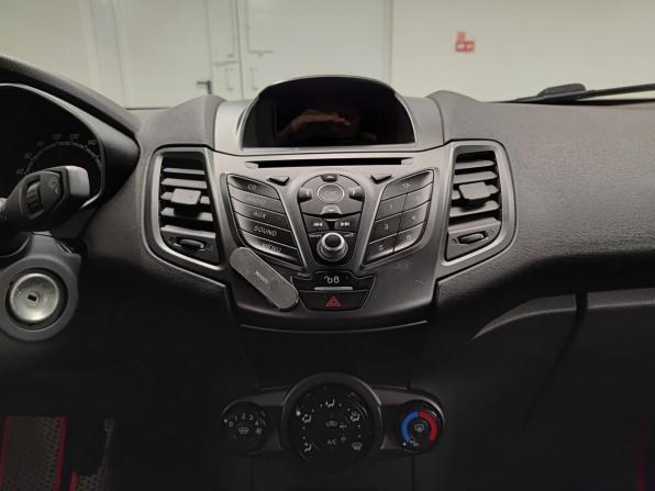 Ford Fiesta Mk6 Рестайлинг с пробегом 2015 года, цена 864 000 рублей, 122542 км, хэтчбек, Автокод Объявления