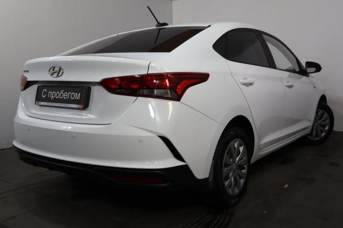 Hyundai Solaris II Рестайлинг с пробегом 2021 года, цена 1 399 000 рублей, 40000 км, седан, Автокод Объявления