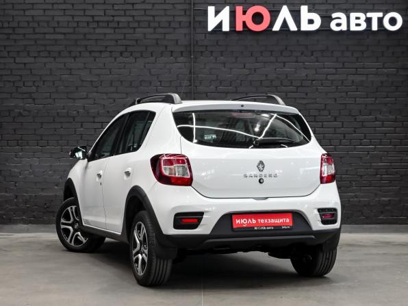 Renault Sandero II Рестайлинг с пробегом 2020 года, цена 1 300 000 рублей, 76514 км, хэтчбек, Автокод Объявления