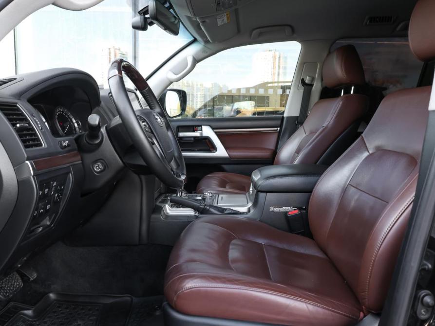 Toyota Land Cruiser 200 Series Рестайлинг 2 Москва  - изображение 16
