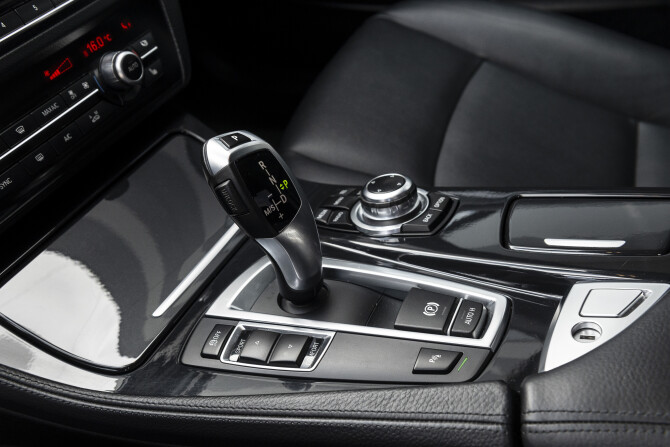 BMW 5 серии VI (F10/F11/F07) Рестайлинг с пробегом 2013 года, цена 1 870 000 рублей, 174596 км, седан, Автокод Объявления