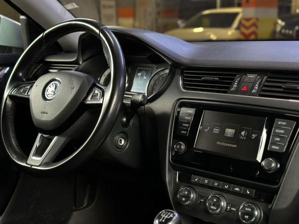 Skoda Octavia III (A7) Рестайлинг с пробегом 2017 года, цена 1 410 000 рублей, 231441 км, лифтбек, Автокод Объявления