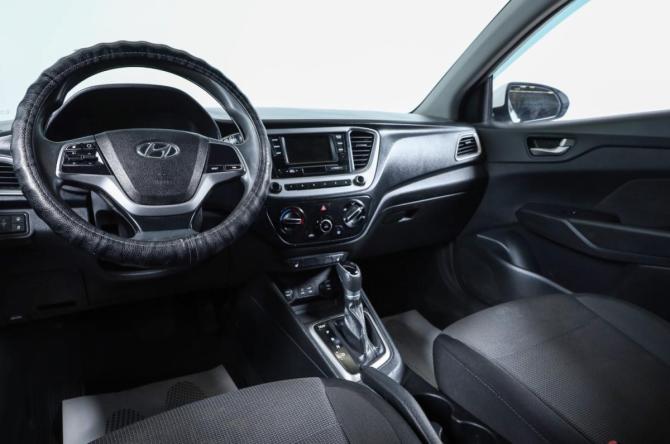 Hyundai Solaris II с пробегом 2018 года, цена 799 000 рублей, 380000 км, седан, Автокод Объявления
