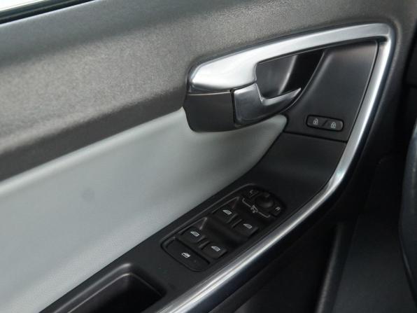 Volvo S60 II Рестайлинг с пробегом 2014 года, цена 1 490 000 рублей, 214000 км, седан, Автокод Объявления
