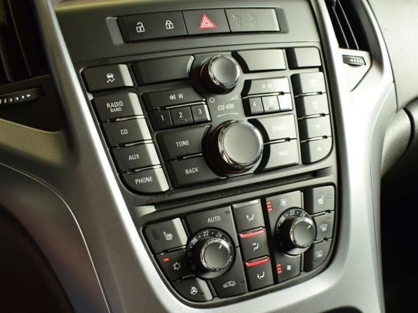 Opel Astra J Рестайлинг с пробегом 2013 года, цена 715 999 рублей, 120725 км, хэтчбек, Автокод Объявления
