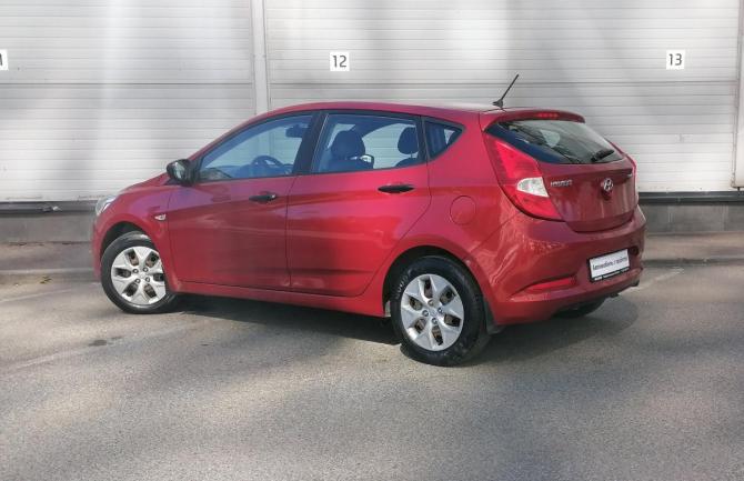 Hyundai Solaris I Рестайлинг с пробегом 2015 года, цена 729 000 рублей, 106884 км, хэтчбек, Автокод Объявления