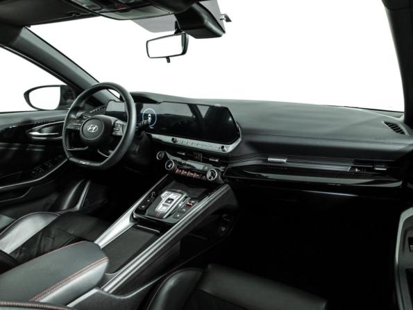 Hyundai Lafesta I Рестайлинг с пробегом 2023 года, цена 2 499 700 рублей, 15500 км, седан, Автокод Объявления
