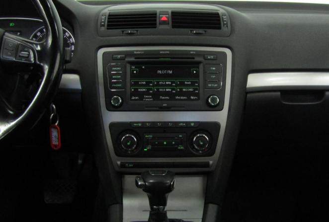 Skoda Octavia II (A5) Рестайлинг с пробегом 2011 года, цена 769 000 рублей, 165131 км, лифтбек, Автокод Объявления