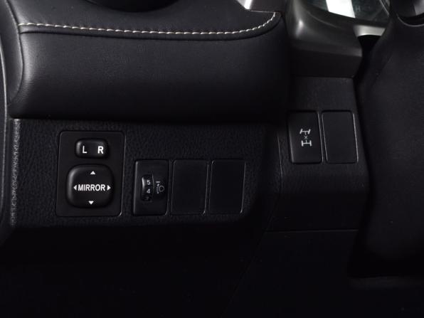 Toyota RAV4 IV (XA40) Рестайлинг с пробегом 2016 года, цена 2 249 999 рублей, 213697 км, внедорожник, Автокод Объявления