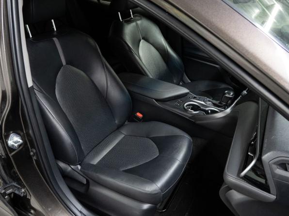 Toyota Camry VIII (XV70) Рестайлинг с пробегом 2021 года, цена 3 150 000 рублей, 51064 км, седан, Автокод Объявления