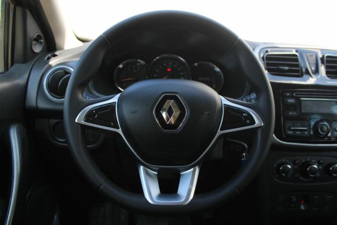 Renault Sandero II Рестайлинг с пробегом 2018 года, цена 980 000 рублей, 82000 км, хэтчбек, Автокод Объявления