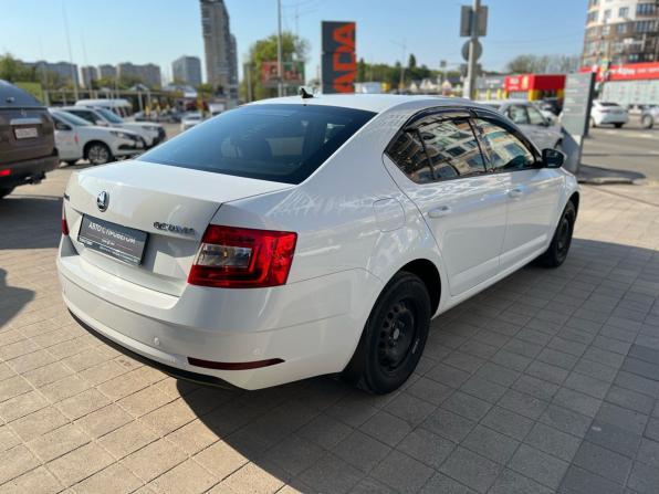 Skoda Octavia III (A7) Рестайлинг с пробегом 2017 года, цена 1 320 000 рублей, 135957 км, лифтбек, Автокод Объявления