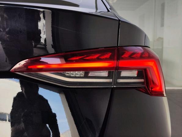 Skoda Octavia IV (A8) с пробегом 2021 года, цена 2 520 000 рублей, 89743 км, лифтбек, Автокод Объявления