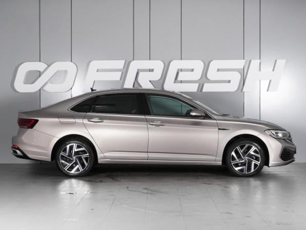 Volkswagen Sagitar III с пробегом 2022 года, цена 2 469 000 рублей, 60951 км, седан, Автокод Объявления