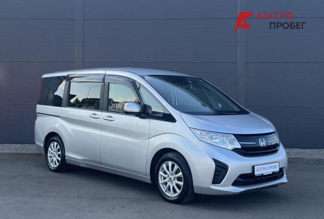 Honda Stepwgn V Рестайлинг с пробегом 2019 года, цена 1 825 000 рублей, 103563 км, минивэн, Автокод Объявления