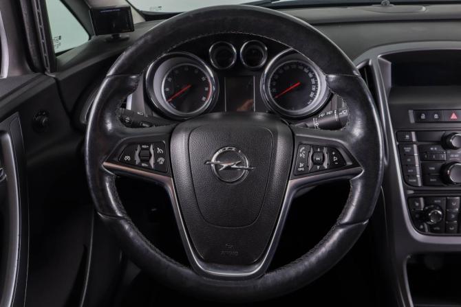 Opel Astra J Рестайлинг с пробегом 2014 года, цена 799 000 рублей, 198000 км, хэтчбек, Автокод Объявления