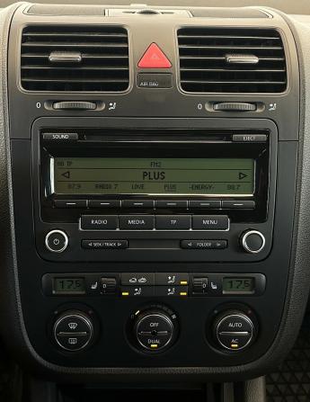 Volkswagen Jetta V с пробегом 2009 года, цена 650 000 рублей, 238821 км, седан, Автокод Объявления