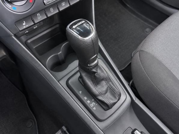Skoda Rapid I с пробегом 2017 года, цена 1 349 000 рублей, 128000 км, лифтбек, Автокод Объявления