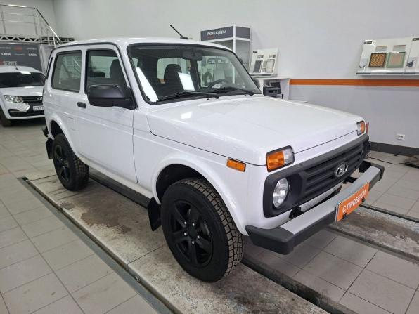 Lada (ВАЗ) Niva Legend с пробегом 2024 года, цена 979 000 рублей, 10000 км, внедорожник, Автокод Объявления