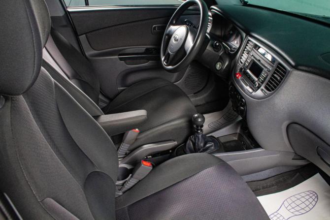 Kia Rio II Рестайлинг с пробегом 2010 года, цена 819 000 рублей, 97000 км, седан, Автокод Объявления