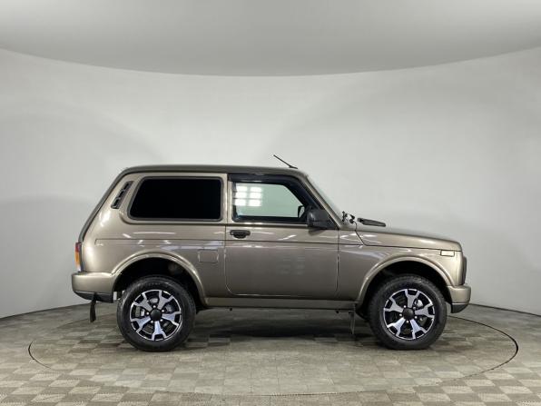 Lada (ВАЗ) Niva Legend с пробегом 2024 года, цена 880 000 рублей, 12479 км, внедорожник, Автокод Объявления