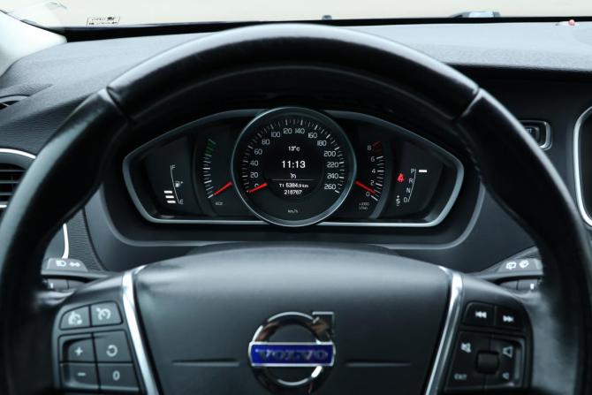 Volvo V40 Cross Country I с пробегом 2013 года, цена 1 348 000 рублей, 216000 км, хэтчбек, Автокод Объявления