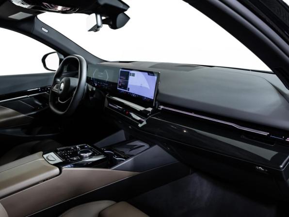 BMW 5 серии VIII (G60/G61/G68) с пробегом 2023 года, цена 6 316 000 рублей, 45660 км, седан, Автокод Объявления