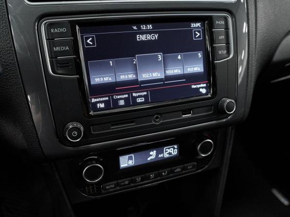 Volkswagen Polo V Рестайлинг с пробегом 2019 года, цена 1 456 000 рублей, 119381 км, седан, Автокод Объявления