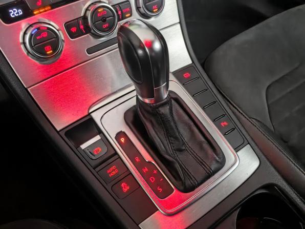 Volkswagen Passat B7 с пробегом 2014 года, цена 1 150 000 рублей, 151771 км, седан, Автокод Объявления