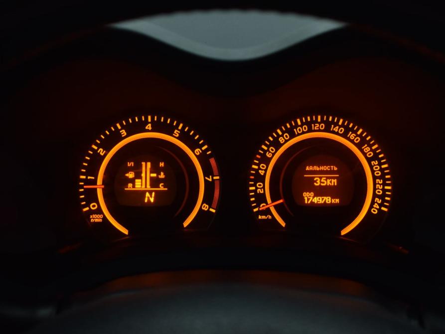 Toyota Auris I Кемерово  - изображение 9
