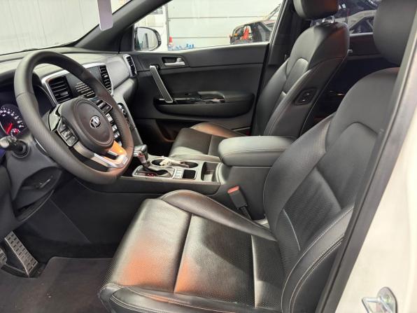 Kia Sportage IV Рестайлинг с пробегом 2018 года, цена 2 237 000 рублей, 178163 км, внедорожник, Автокод Объявления