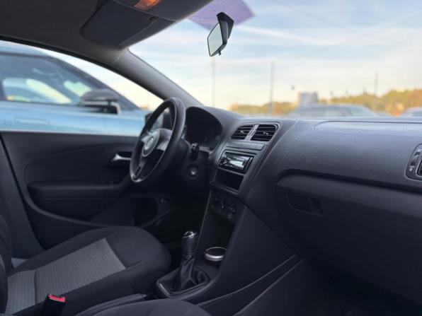 Volkswagen Polo V с пробегом 2014 года, цена 574 000 рублей, 262359 км, седан, Автокод Объявления