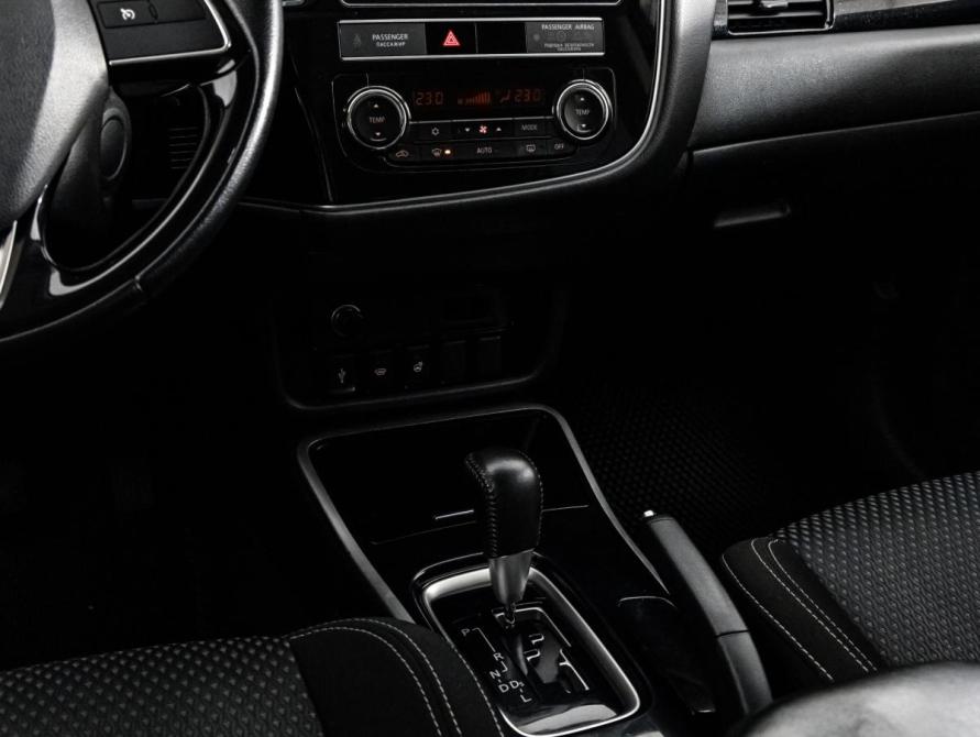 Mitsubishi Outlander III Рестайлинг 3 Санкт-Петербург  - изображение 12