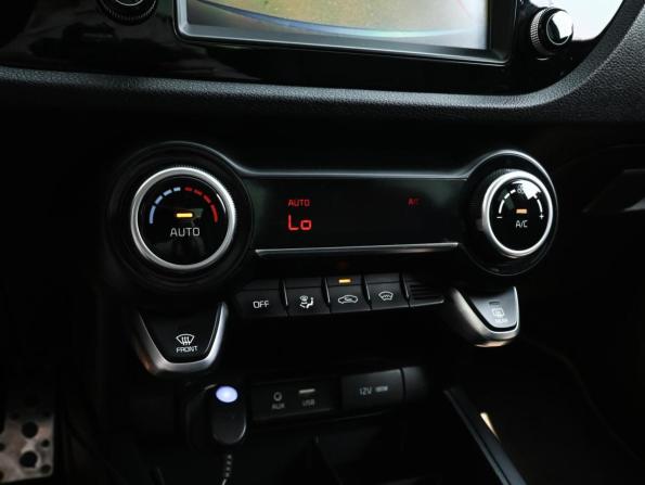 Kia Rio IV с пробегом 2018 года, цена 1 610 000 рублей, 115695 км, седан, Автокод Объявления