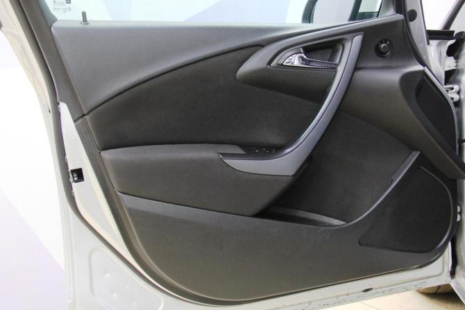 Opel Astra J Рестайлинг с пробегом 2014 года, цена 798 800 рублей, 224683 км, седан, Автокод Объявления