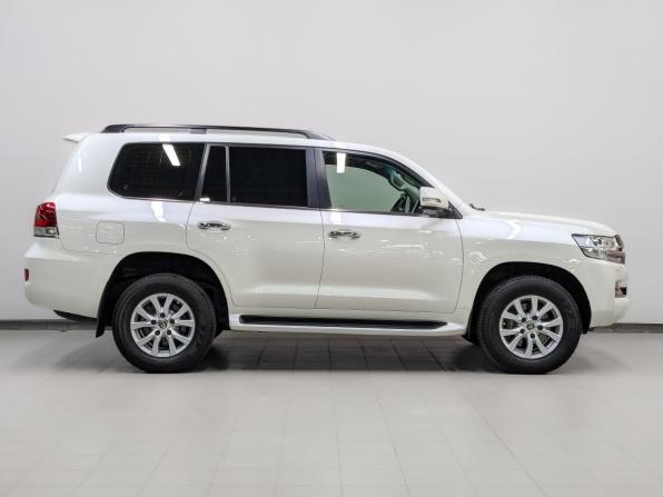 Toyota Land Cruiser 200 Series Рестайлинг 2 с пробегом 2017 года, цена 8 300 000 рублей, 29784 км, внедорожник, Автокод Объявления