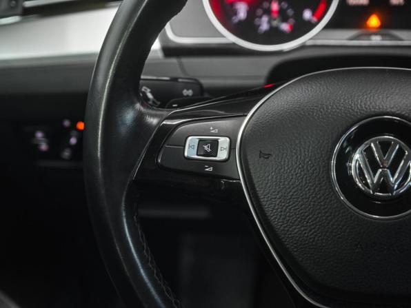 Volkswagen Passat B8 с пробегом 2016 года, цена 1 729 000 рублей, 126498 км, седан, Автокод Объявления