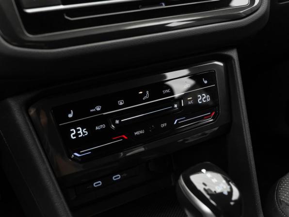 Volkswagen Tiguan II Рестайлинг с пробегом 2021 года, цена 1 990 000 рублей, 154877 км, внедорожник, Автокод Объявления