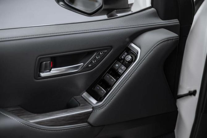 Новый Toyota Land Cruiser 300 Series 2026 года, цена 13 990 000 рублей, внедорожник, Автокод Объявления