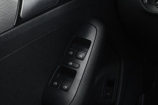 Volkswagen Jetta VI Рестайлинг с пробегом 2016 года, цена 1 299 000 рублей, 192000 км, седан, Автокод Объявления