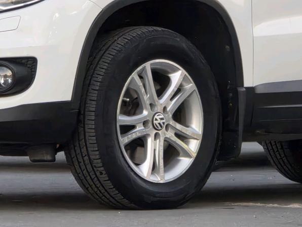 Volkswagen Tiguan I Рестайлинг с пробегом 2012 года, цена 1 026 000 рублей, 132840 км, внедорожник, Автокод Объявления