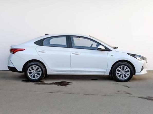 Hyundai Solaris II Рестайлинг с пробегом 2022 года, цена 1 670 000 рублей, 74258 км, седан, Автокод Объявления